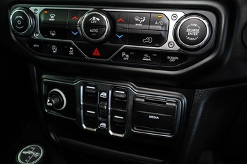 https://dvg-vehicle-assets.s3.amazonaws.com/1203963/52ed0gelcmj9yoy82vl746gy6.jpg