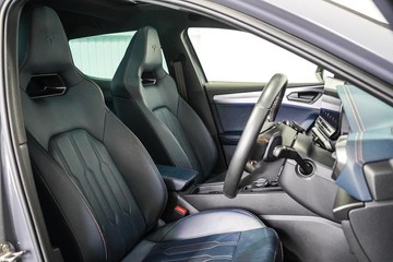 https://dvg-vehicle-assets.s3.amazonaws.com/1203974/2iuut72kw5hzfg1femb2h1q0b.jpg