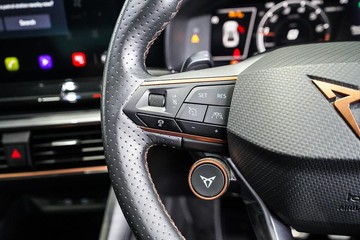 https://dvg-vehicle-assets.s3.amazonaws.com/1203974/3atabndhea2o4v5vxjvx37p6y.jpg