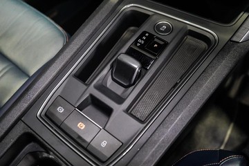https://dvg-vehicle-assets.s3.amazonaws.com/1203974/arlmr7oe9ojage6j6g2luet68.jpg