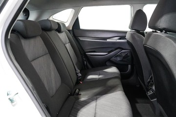 https://dvg-vehicle-assets.s3.amazonaws.com/1203977/4vfq3bjta9x2p25u2fdibu7sn.jpg