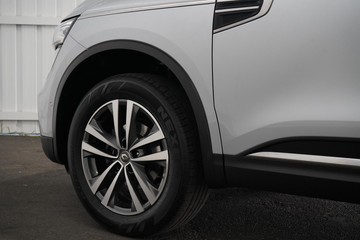 https://dvg-vehicle-assets.s3.amazonaws.com/1203983/3r6oxoj5w22ejn7r8ybts30xd.jpg