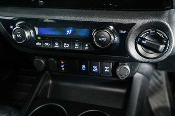 https://dvg-vehicle-assets.s3.amazonaws.com/1203988/184vy0o10fh74maoonu3lpgvx.jpg