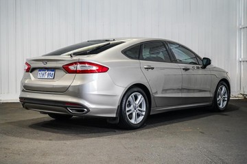 https://dvg-vehicle-assets.s3.amazonaws.com/1203989/d27efnve3vh67z2wbs06wjhcz.jpg
