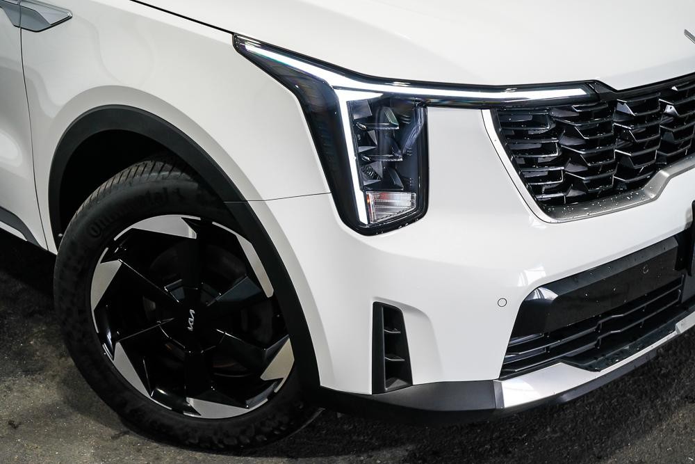Kia Sorento image 2