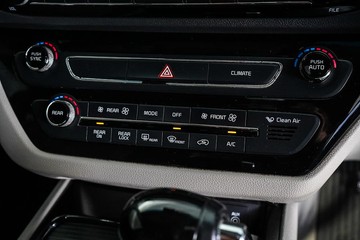 https://dvg-vehicle-assets.s3.amazonaws.com/1203994/2dezm0kah8x0efxmlid3ranw.jpg