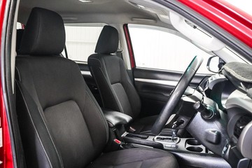 https://dvg-vehicle-assets.s3.amazonaws.com/1204011/9kj0atfn9kx46t0jil6rzzfvq.jpg