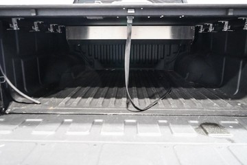 https://dvg-vehicle-assets.s3.amazonaws.com/1204021/5wkc295m9kb37cqg6wru9ews0.jpg