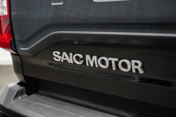 https://dvg-vehicle-assets.s3.amazonaws.com/1204021/b8w2knwdeydxl90d2du57x0xu.jpg