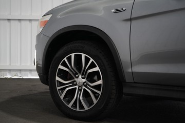https://dvg-vehicle-assets.s3.amazonaws.com/1204031/1axq6vvdqew3fwfahzu4xl04f.jpg