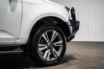 https://dvg-vehicle-assets.s3.amazonaws.com/1204037/3owidjt7brbj8t8ta05ru2240.jpg