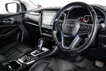 https://dvg-vehicle-assets.s3.amazonaws.com/1204037/53fqopk29fdvzv8lpcrghu1cx.jpg
