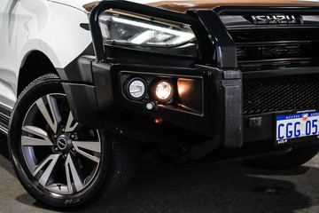 https://dvg-vehicle-assets.s3.amazonaws.com/1204037/7jre633lgnru8ah75ib8f676h.jpg
