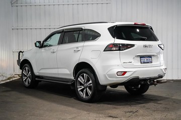https://dvg-vehicle-assets.s3.amazonaws.com/1204037/d4etz1yveiwdojm17xr3s2wio.jpg
