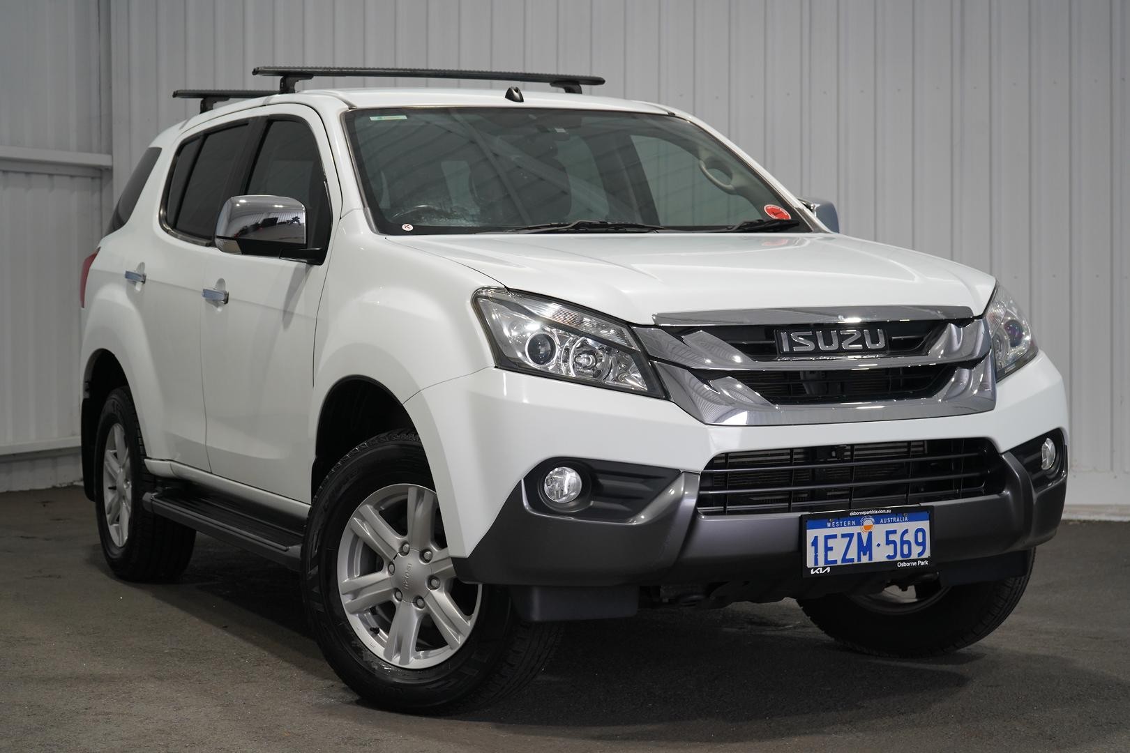 Isuzu Mu-x image 1