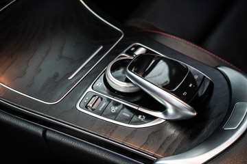 https://dvg-vehicle-assets.s3.amazonaws.com/1204045/8o42plkxcjsihtmvltke7kb77.jpg