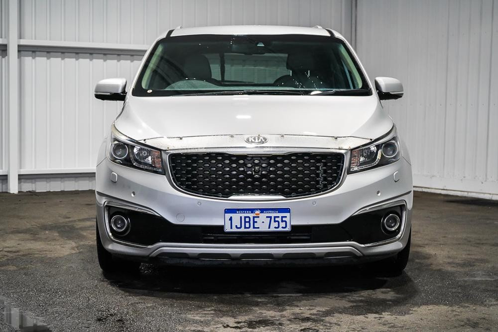 Kia Carnival image 2