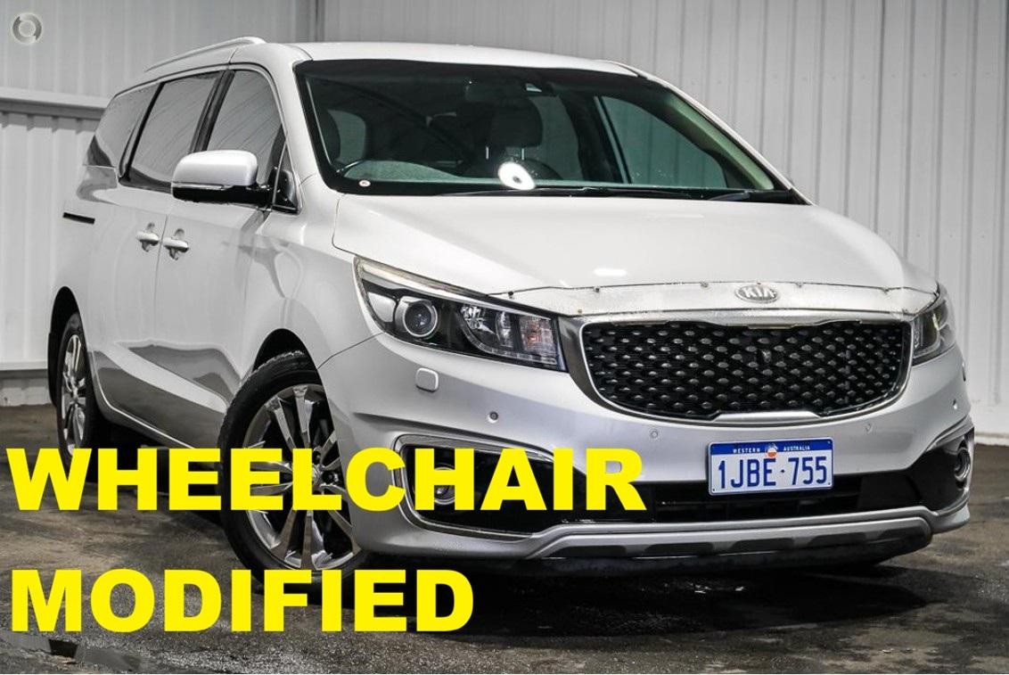Kia Carnival image 1