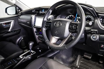 https://dvg-vehicle-assets.s3.amazonaws.com/1204057/2khn412e5b0ijhq7pbwowv9v1.jpg