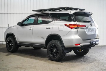 https://dvg-vehicle-assets.s3.amazonaws.com/1204057/87kbyxgarnk5qjv59g7tesct8.jpg