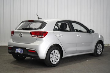 https://dvg-vehicle-assets.s3.amazonaws.com/1204068/7hamjqr4zaow52jpsytfe87vd.jpg