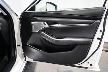 https://dvg-vehicle-assets.s3.amazonaws.com/1204073/6uqu1d3ahe9dtp6rzml6kqedy.jpg