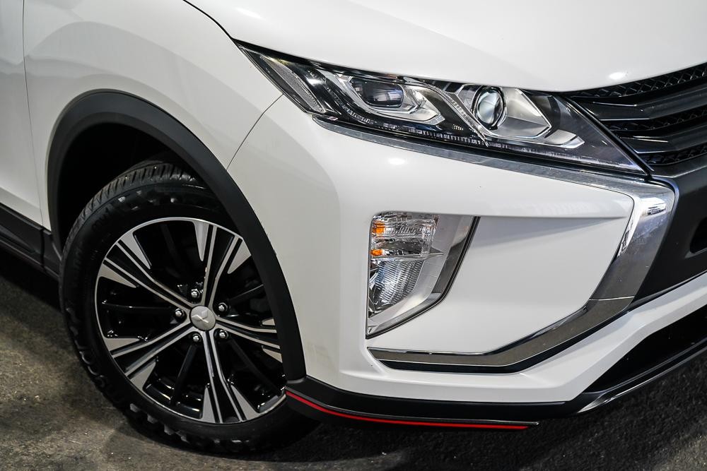 Mitsubishi Eclipse Cross image 2