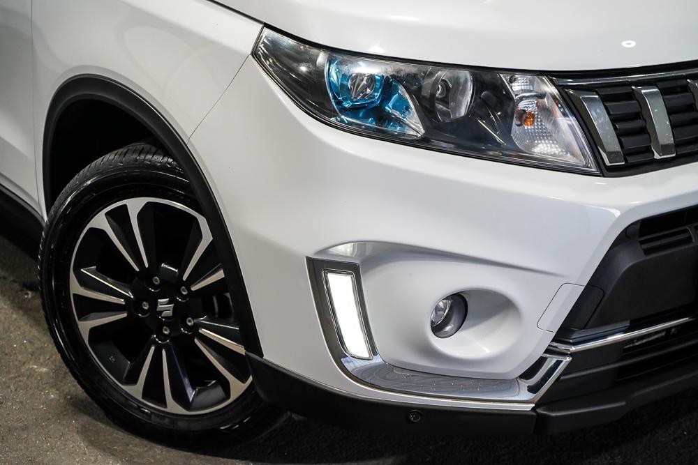 Suzuki Vitara image 2