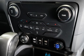 https://dvg-vehicle-assets.s3.amazonaws.com/1204132/cdw36ef5wbfpaym9rh1ziuqz0.jpg