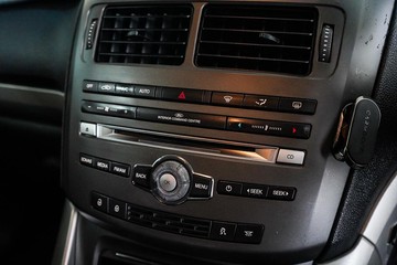 https://dvg-vehicle-assets.s3.amazonaws.com/1204134/7apuln9vc0mo9g6uamke644fx.jpg