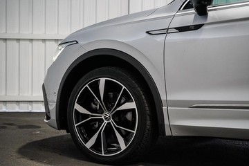 https://dvg-vehicle-assets.s3.amazonaws.com/1204139/9vvt9w5iddrg5m8030j0yooiz.jpg