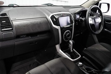 https://dvg-vehicle-assets.s3.amazonaws.com/1204140/4pfegbmh632e8adyt50nt713b.jpg
