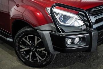 https://dvg-vehicle-assets.s3.amazonaws.com/1204140/661wsgitvmcxr6v9cbb9gohjp.jpg