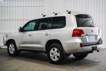 https://dvg-vehicle-assets.s3.amazonaws.com/1204151/9if7tz05rckar1v6cbtqv7x8e.jpg