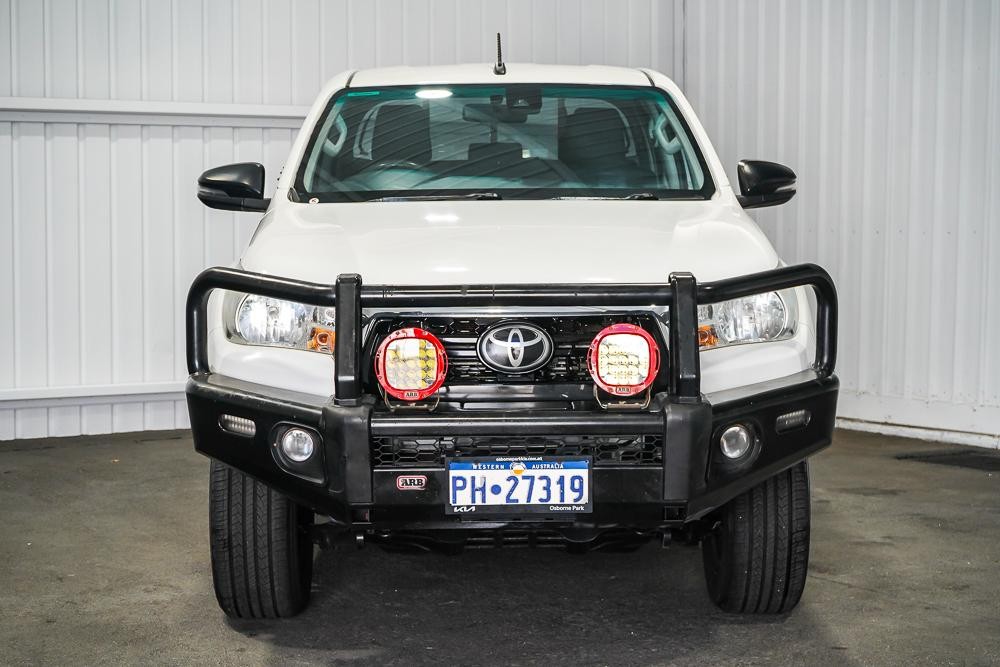 Toyota Hilux image 3