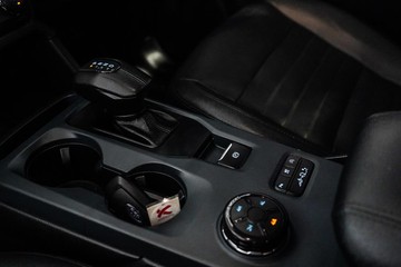 https://dvg-vehicle-assets.s3.amazonaws.com/1204182/6bp75jon6knr5bstv7ejwqr4m.jpg