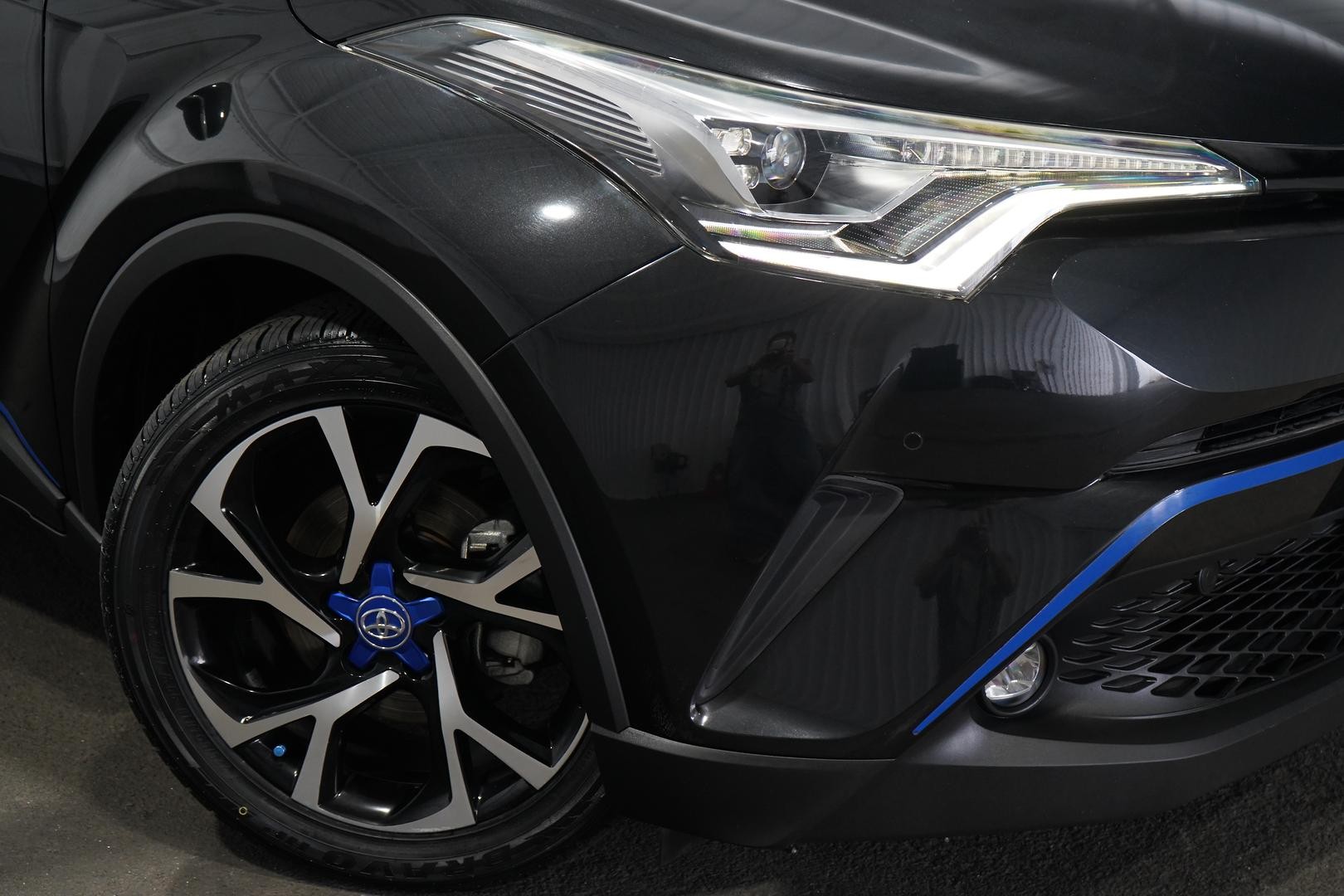 Toyota C-hr image 2