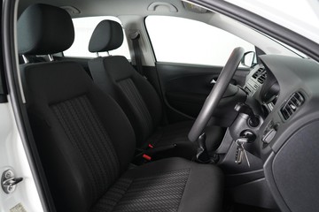 https://dvg-vehicle-assets.s3.amazonaws.com/1204210/5sjqpdmu06znlfztlgdo84swy.jpg