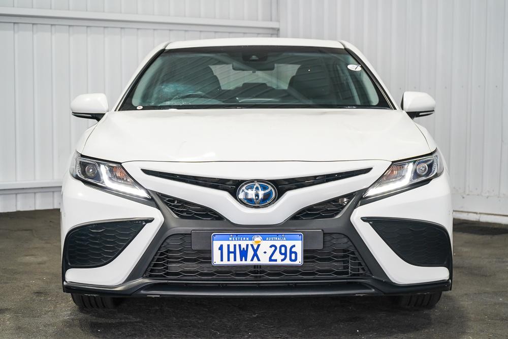 Toyota Camry image 3