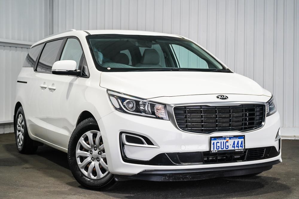 Kia Carnival image 1