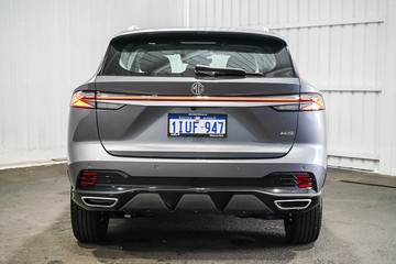 https://dvg-vehicle-assets.s3.amazonaws.com/1204229/5ivua72e04rmez3o7w6njaeak.jpg
