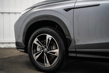 https://dvg-vehicle-assets.s3.amazonaws.com/1204229/f6pqe0w7s70ng6p40wid5gdg.jpg