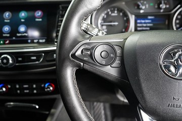 https://dvg-vehicle-assets.s3.amazonaws.com/1204235/582rjy3kv817cn5dwvpog2jdp.jpg