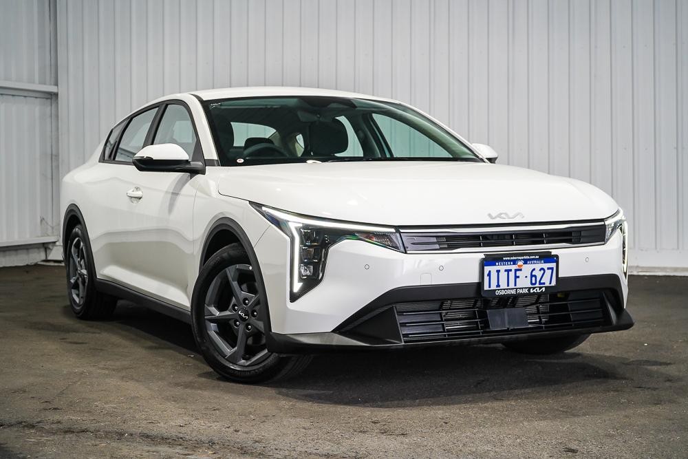 Kia K4 image 1