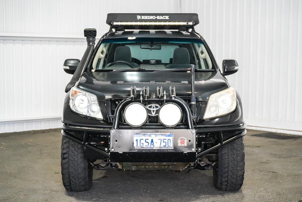 Toyota Landcruiser Prado image 3