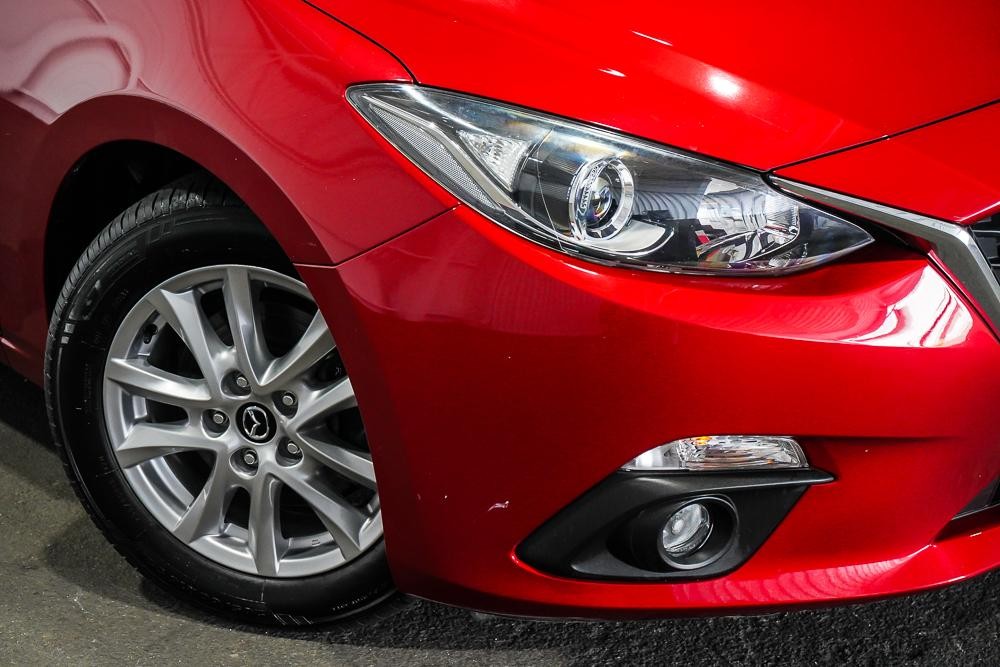 Mazda 3 image 2