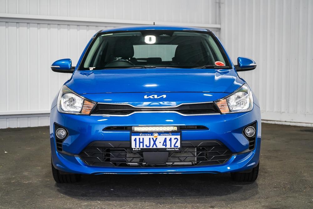 Kia Rio image 3