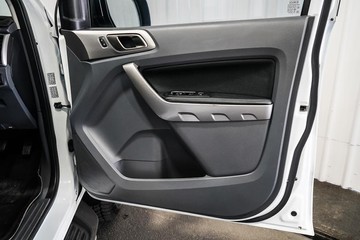 https://dvg-vehicle-assets.s3.amazonaws.com/1204350/5hz89hm4y2zkezwgjygp8kdxp.jpg