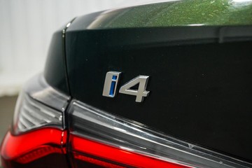 https://dvg-vehicle-assets.s3.amazonaws.com/1204351/8whsccvx7hhpczobgm8wcweom.jpg