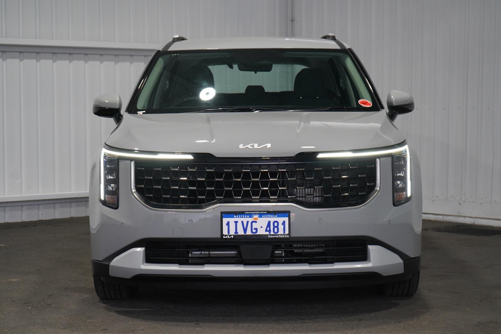 Kia Carnival image 3
